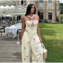 Conjunto Feminino Casual Primavera 2026: Camisola Estampada com Recortes Laterais e Alças Finas e Calça Pantalona - Moda Boho Elegante