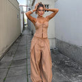 Conjunto Feminino Casual Primavera 2026: Camisola Estampada com Recortes Laterais e Alças Finas e Calça Pantalona - Moda Boho Elegante