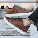 Sapatos casuais mocassins tênis de couro britânico apartamentos sapatos clássicos masculinos sapatos de couro primavera verão novos mocassins de designer na moda