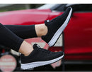 Mulheres sapatos casuais moda respirável andando malha sapatos planos tênis feminino 2021 ginásio sapatos vulcanizados branco calçado feminino