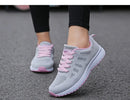 Mulheres sapatos casuais moda respirável andando malha sapatos planos tênis feminino 2021 ginásio sapatos vulcanizados branco calçado feminino